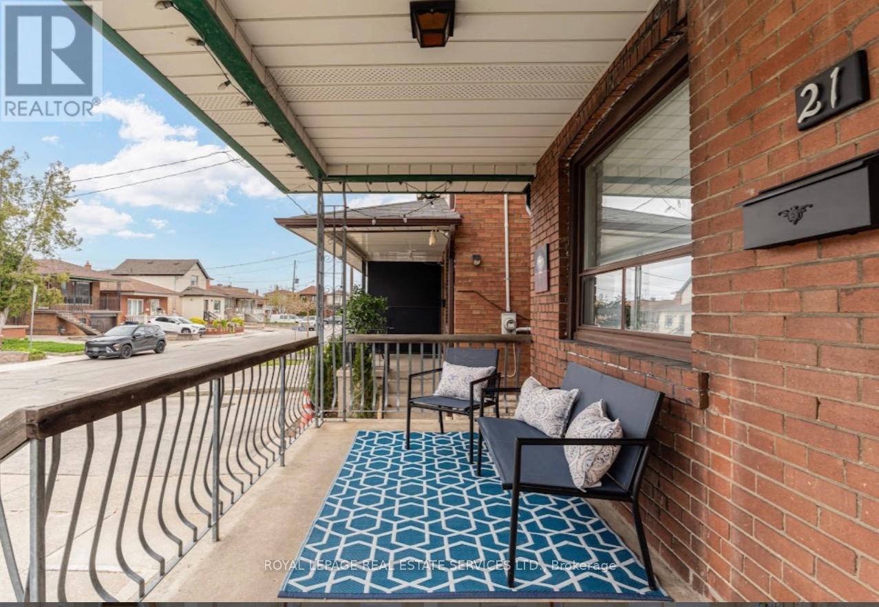 21 Hatherley Road, Toronto, Ontario  M6E 1V8 - Photo 3 - W13138888