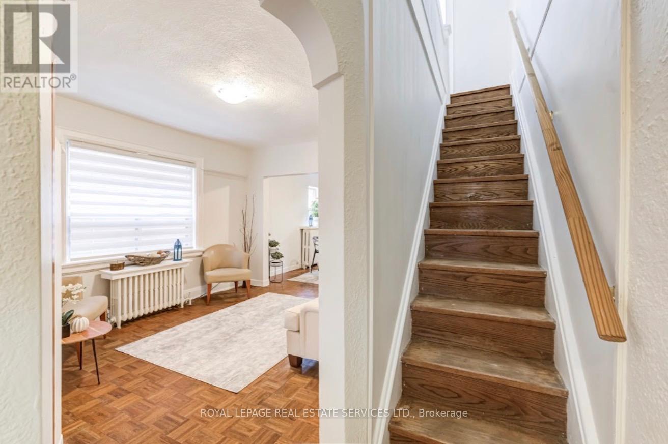 21 Hatherley Road, Toronto, Ontario  M6E 1V8 - Photo 4 - W13138888