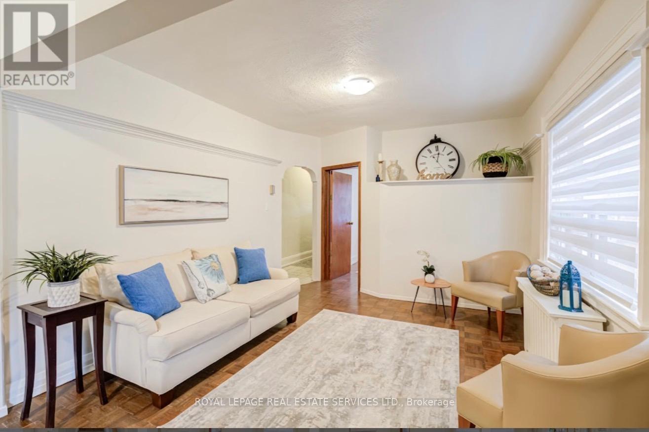 21 Hatherley Road, Toronto, Ontario  M6E 1V8 - Photo 5 - W13138888