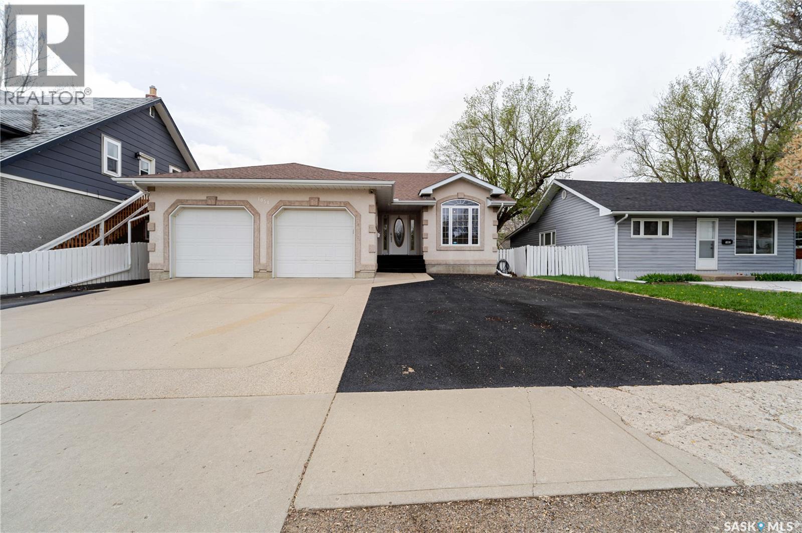 1054 Monk Avenue, Moose Jaw, Saskatchewan  S6H 4E4 - Photo 1 - SK036231