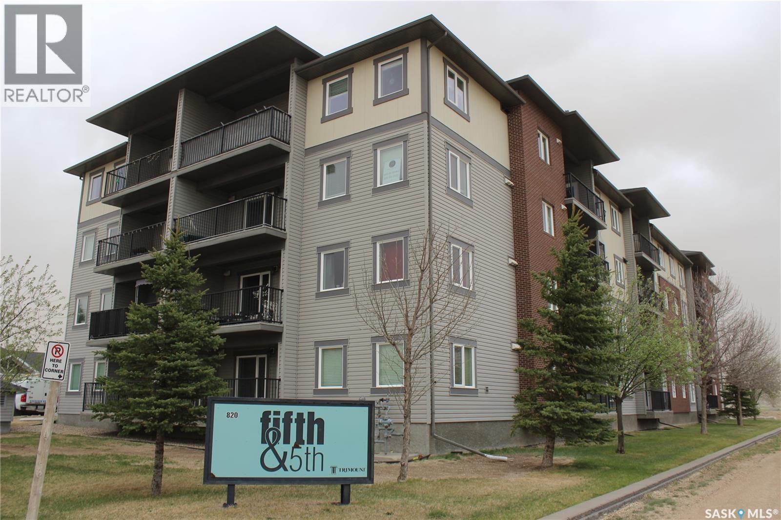 404 820 5th STREET NE, Weyburn, Saskatchewan
