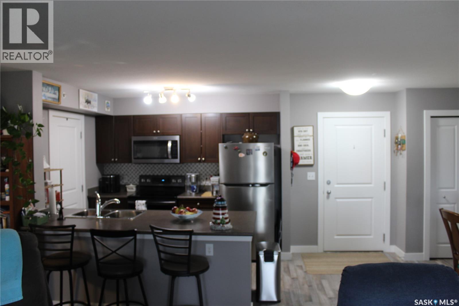 404 820 5th Street Ne, Weyburn, Saskatchewan  S4H 2V2 - Photo 4 - SK036183
