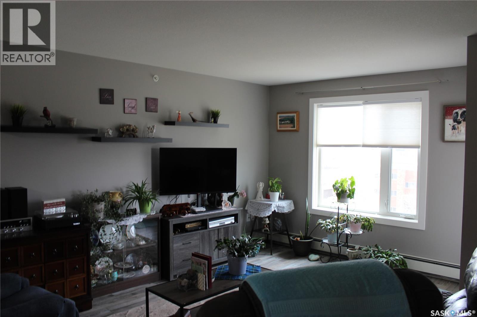 404 820 5th Street Ne, Weyburn, Saskatchewan  S4H 2V2 - Photo 7 - SK036183