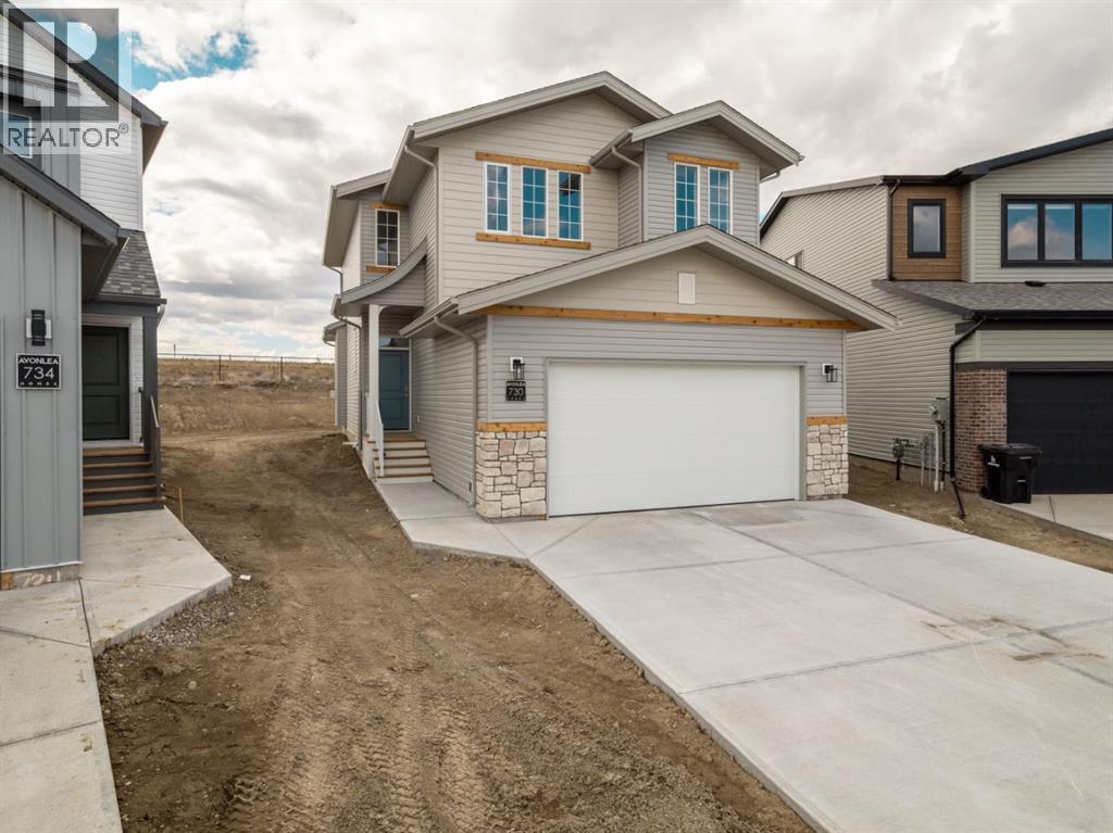 730 Violet Place W, Lethbridge, Alberta  T1J 5V1 - Photo 1 - A2283956