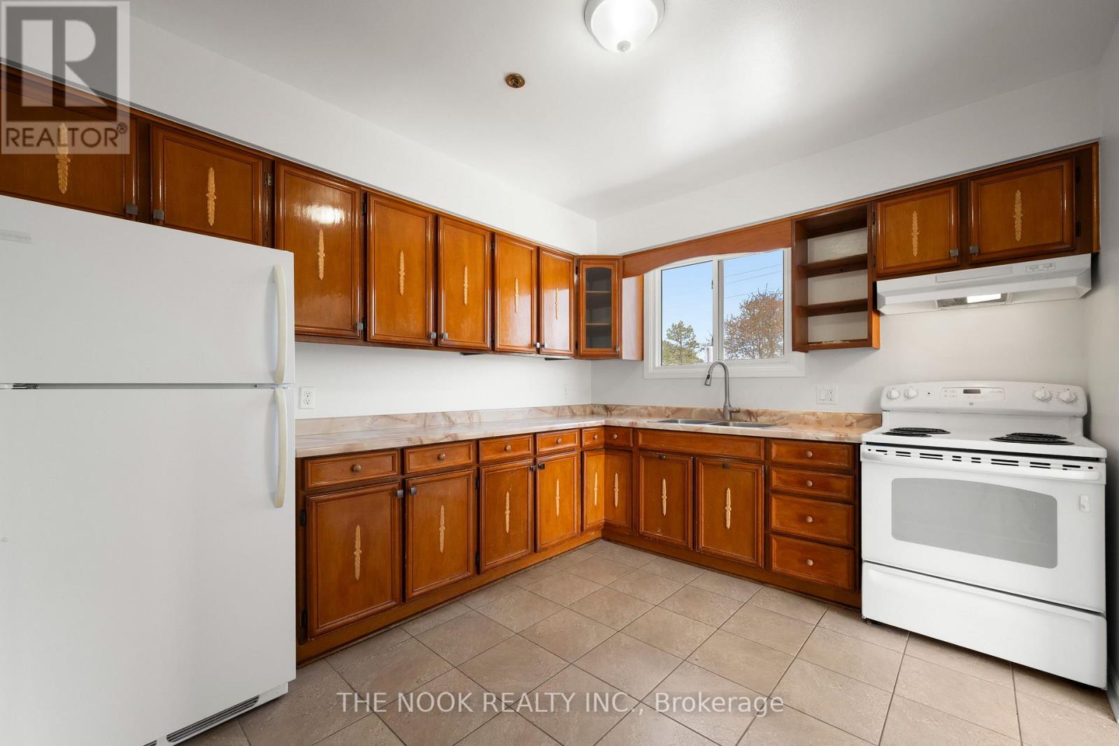 A - 948 Simcoe Street N, Oshawa, Ontario  L1G 4W2 - Photo 17 - E13050194