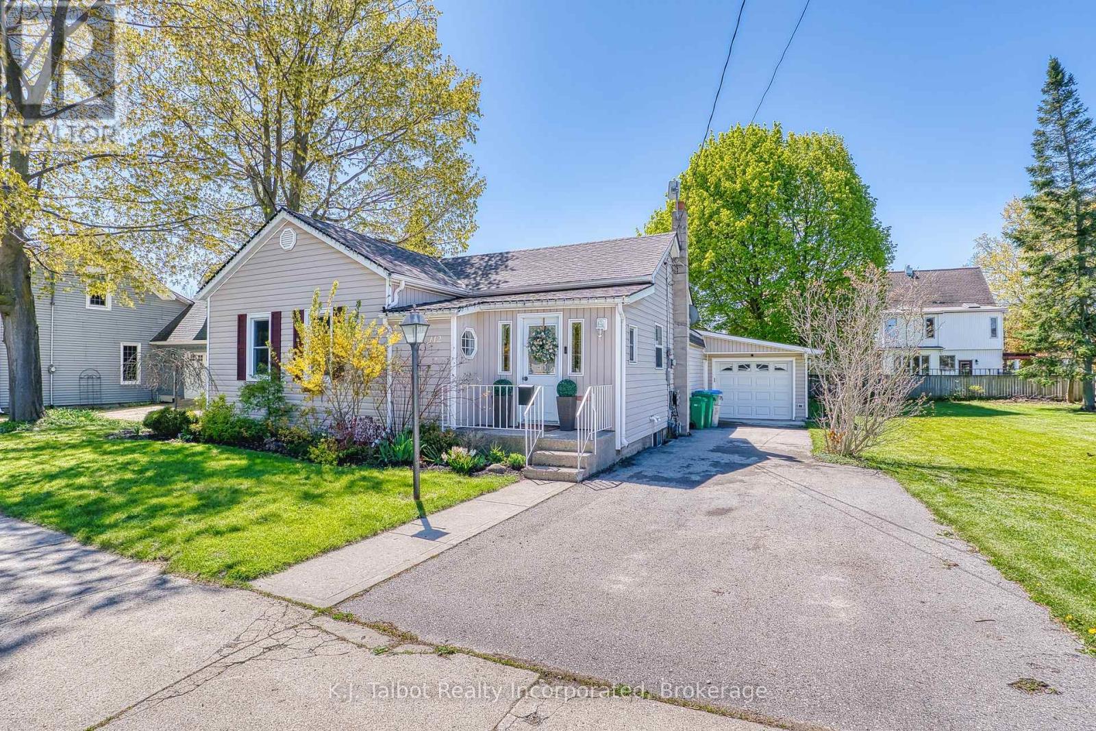 112 Anglesea Street, Goderich, Ontario  N7A 1V3 - Photo 1 - X13138920