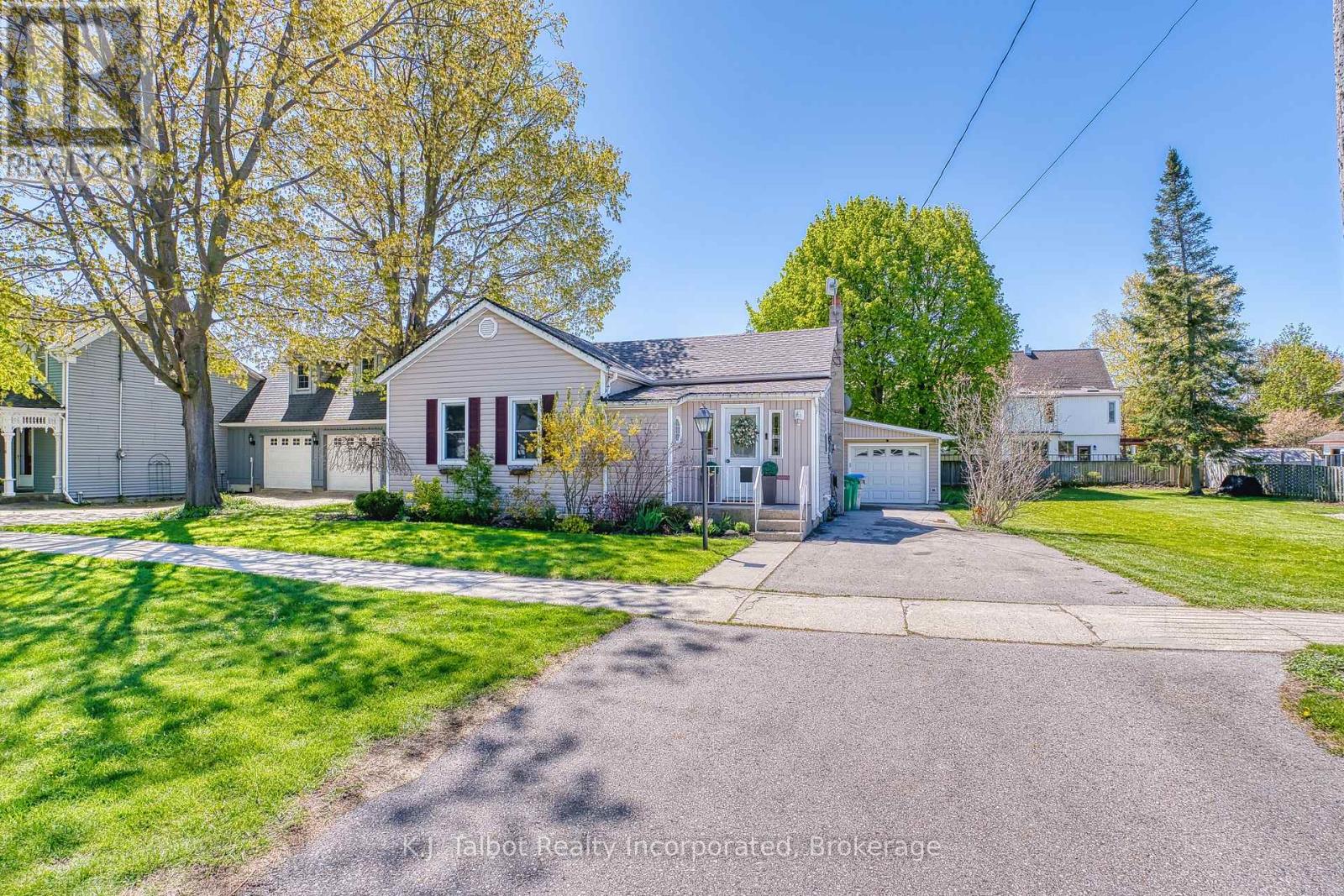 112 Anglesea Street, Goderich, Ontario  N7A 1V3 - Photo 4 - X13138920