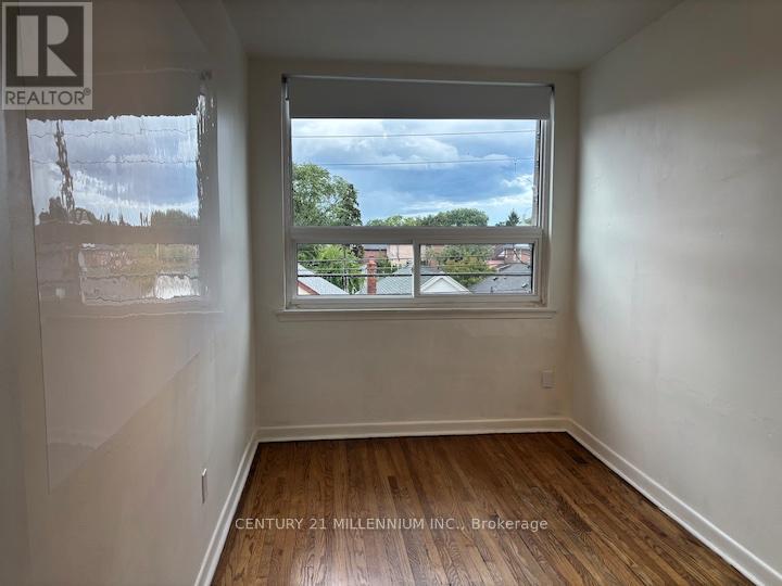 1 - 928 PAPE AVENUE, Toronto, Ontario