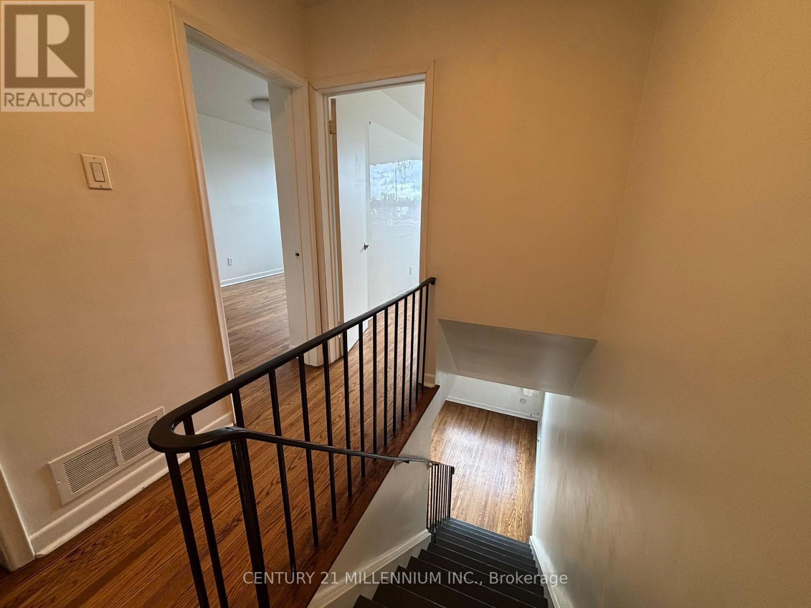 1 - 928 Pape Avenue, Toronto, Ontario  M4K 3V2 - Photo 10 - E13138926