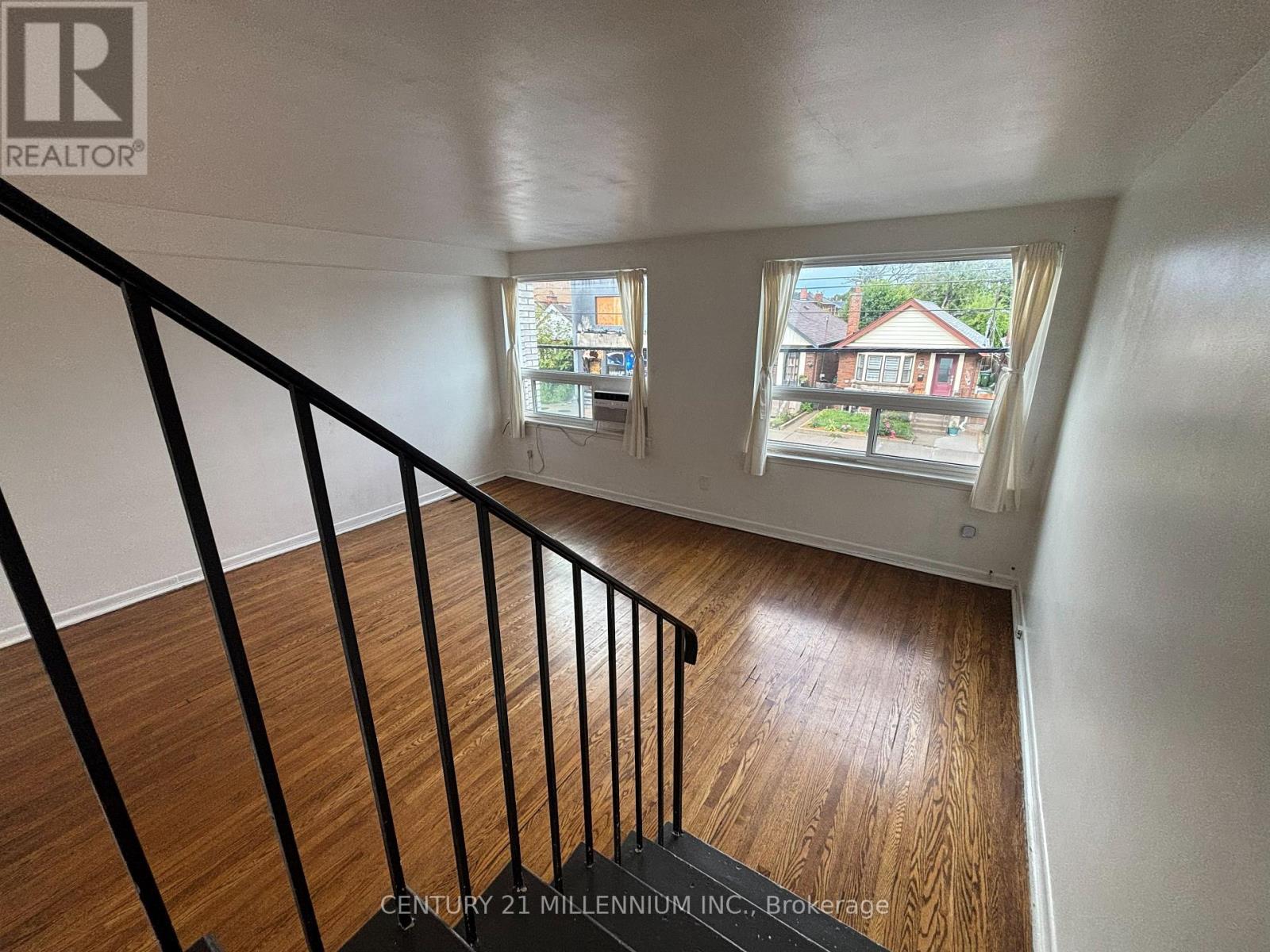 1 - 928 Pape Avenue, Toronto, Ontario  M4K 3V2 - Photo 6 - E13138926