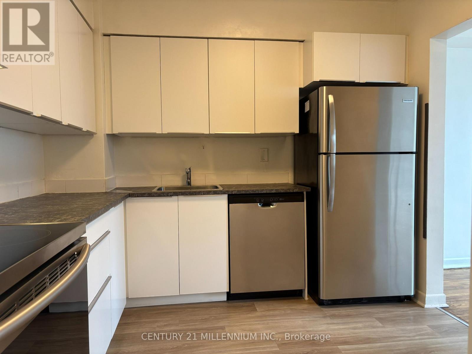 1 - 928 Pape Avenue, Toronto, Ontario  M4K 3V2 - Photo 8 - E13138926