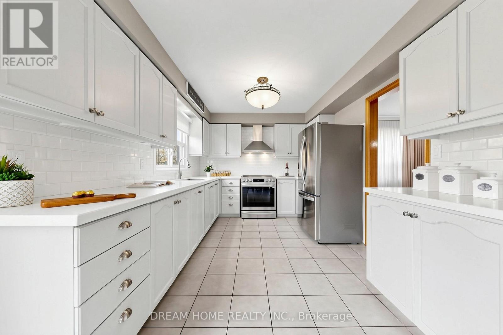 312 Valeria Boulevard, Vaughan, Ontario  L4L 6V7 - Photo 10 - N13138968