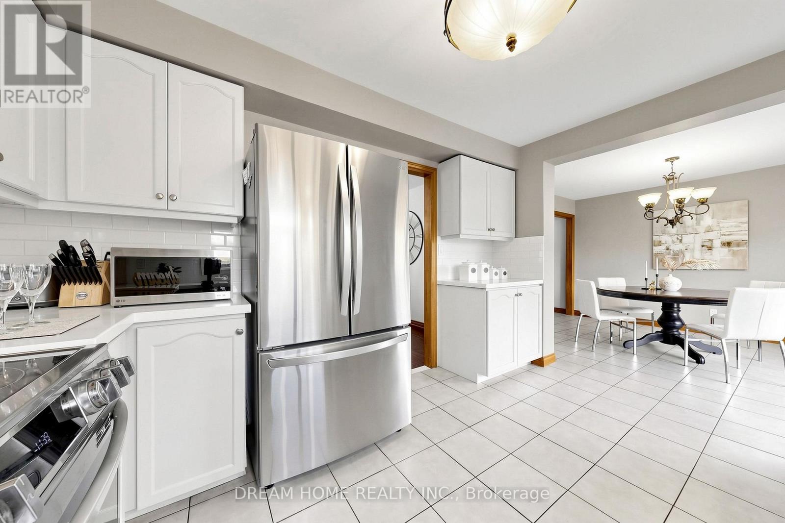 312 Valeria Boulevard, Vaughan, Ontario  L4L 6V7 - Photo 12 - N13138968
