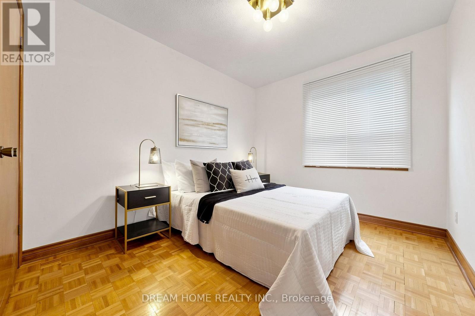 312 Valeria Boulevard, Vaughan, Ontario  L4L 6V7 - Photo 14 - N13138968