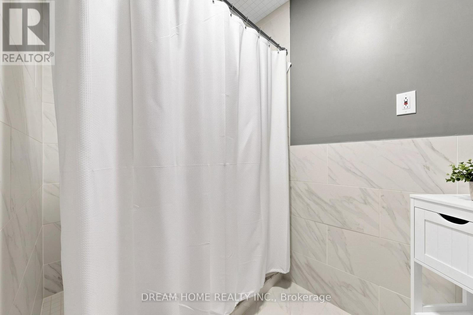 312 Valeria Boulevard, Vaughan, Ontario  L4L 6V7 - Photo 17 - N13138968