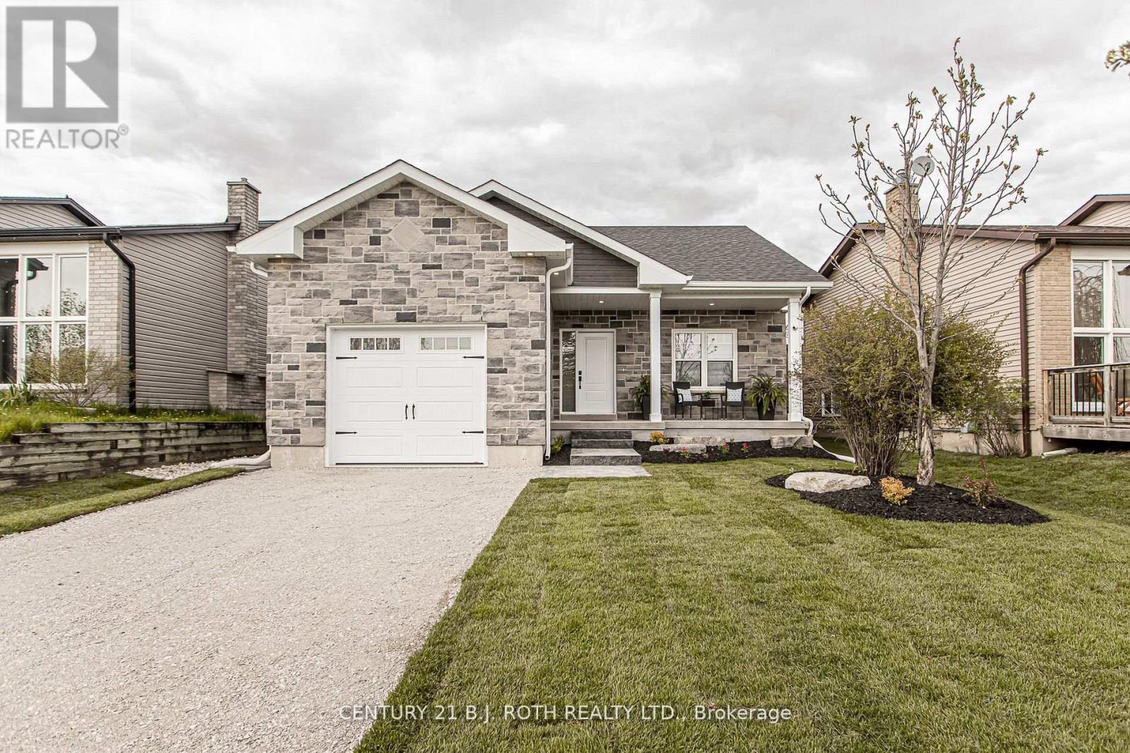 UPPER UNIT - 56 HICKLING TRAIL, barrie (grove east), Ontario