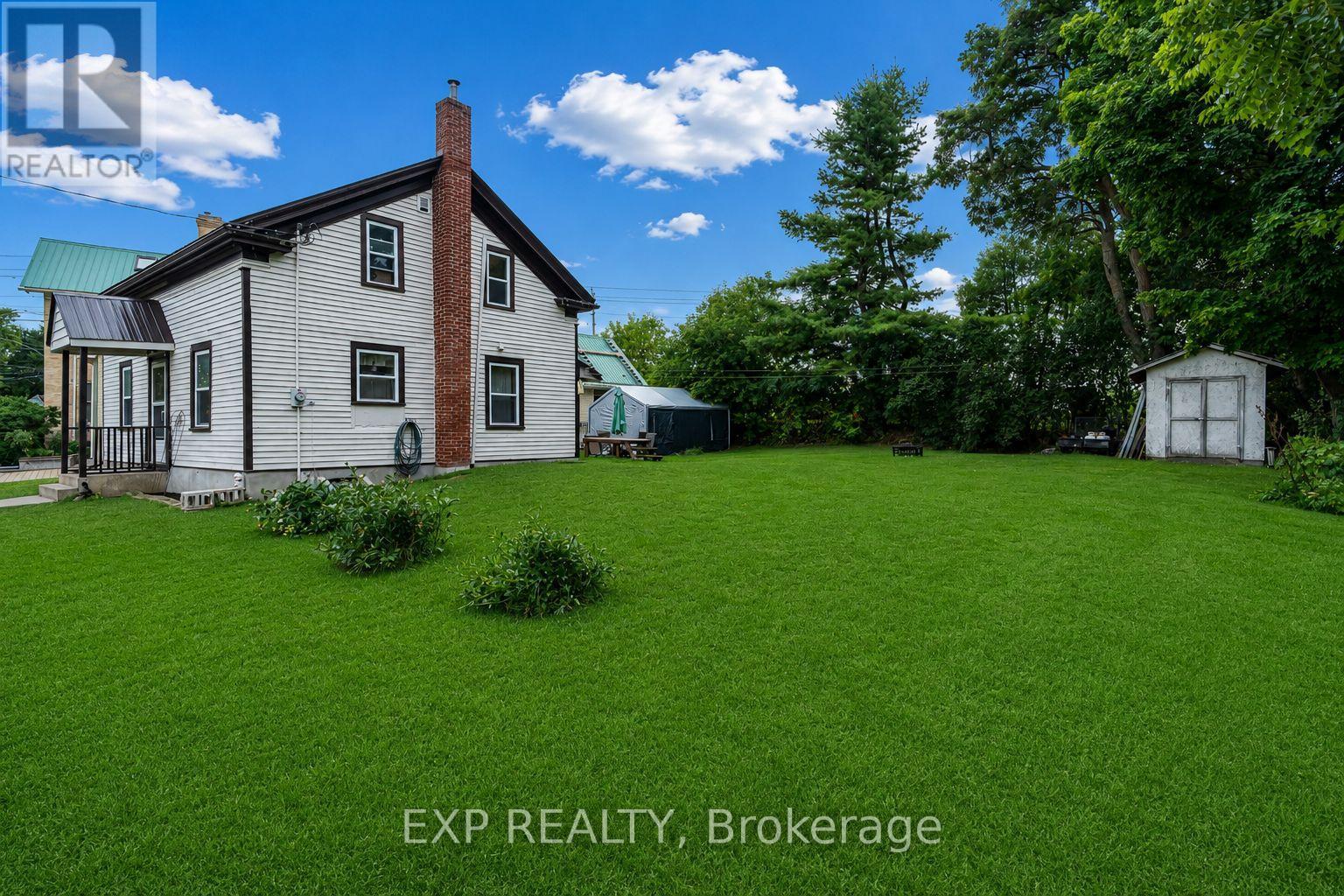 105 Rideau Street, Merrickville-Wolford, Ontario  K0G 1N0 - Photo 2 - X12889568