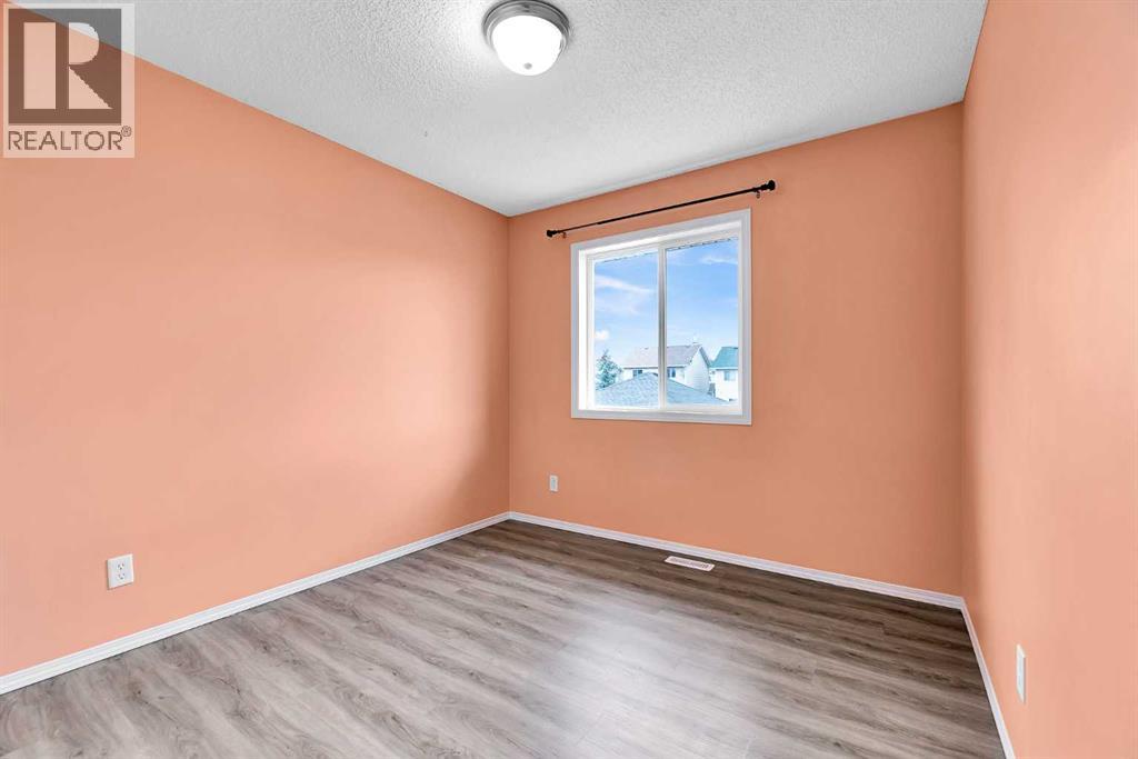 164 Bridleridge Gardens SW, Calgary, Alberta  T2Y 4L4 - Photo 17 - A2308685