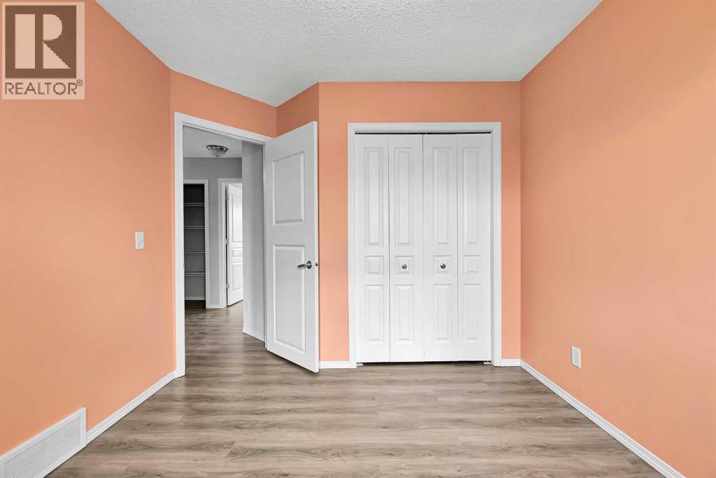 164 Bridleridge Gardens SW, Calgary, Alberta  T2Y 4L4 - Photo 18 - A2308685