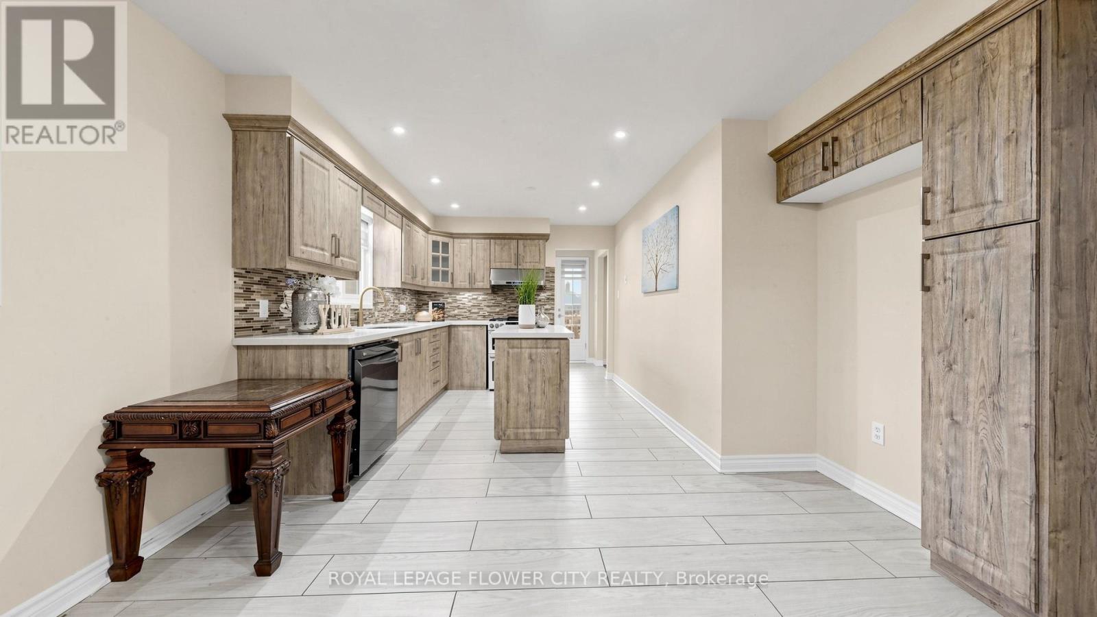 307 Royal Salisbury Way, Brampton, Ontario  L6V 3G4 - Photo 10 - W13138932