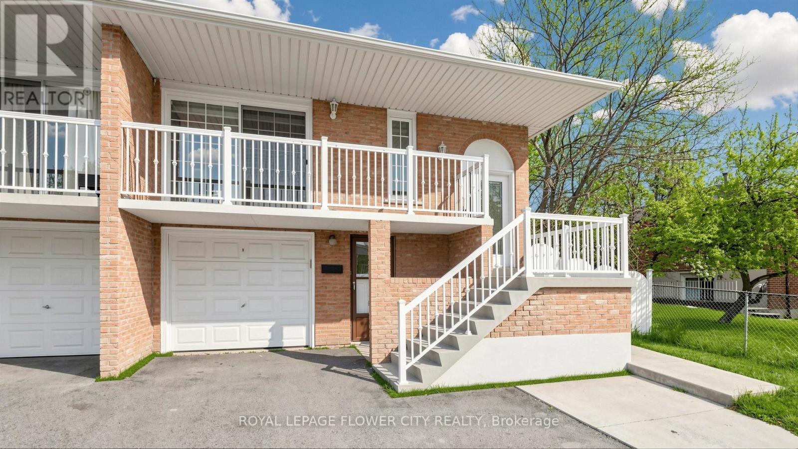 307 Royal Salisbury Way, Brampton, Ontario  L6V 3G4 - Photo 3 - W13138932