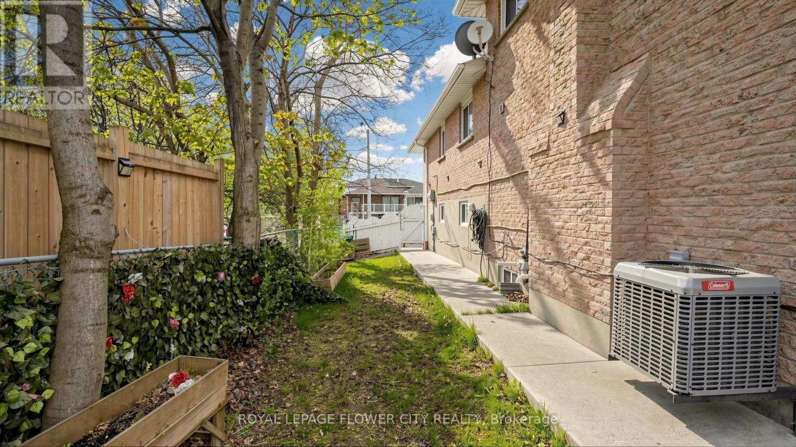 307 Royal Salisbury Way, Brampton, Ontario  L6V 3G4 - Photo 50 - W13138932