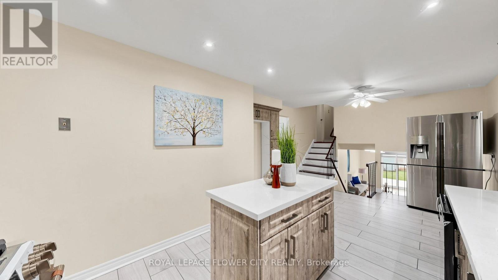 307 Royal Salisbury Way, Brampton, Ontario  L6V 3G4 - Photo 9 - W13138932