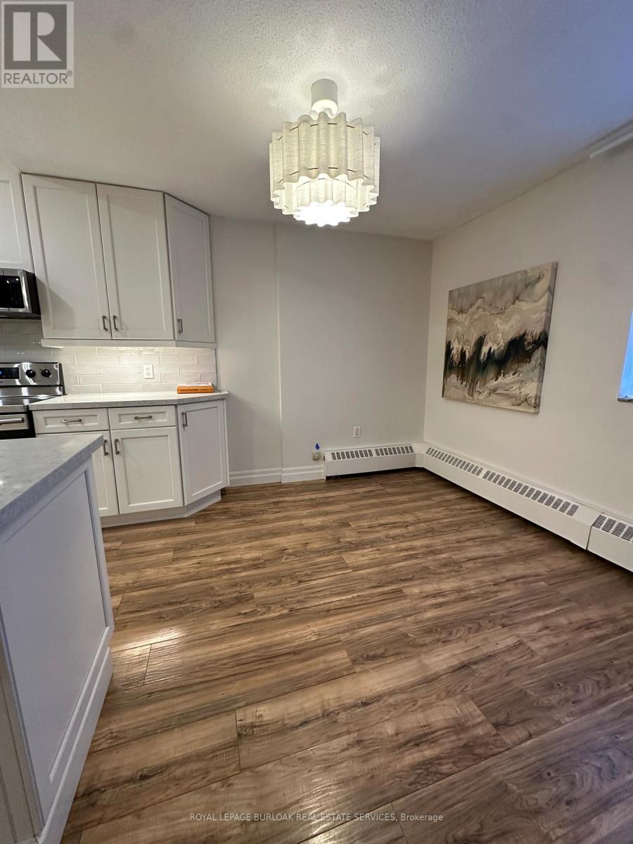 101 - 15 Elizabeth Street N, Mississauga, Ontario  L5G 2Z3 - Photo 8 - W13138942