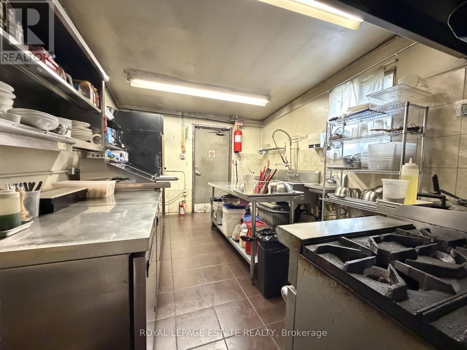 1351 St Clair Avenue W, Toronto, Ontario  M6E 1C5 - Photo 8 - W13138948