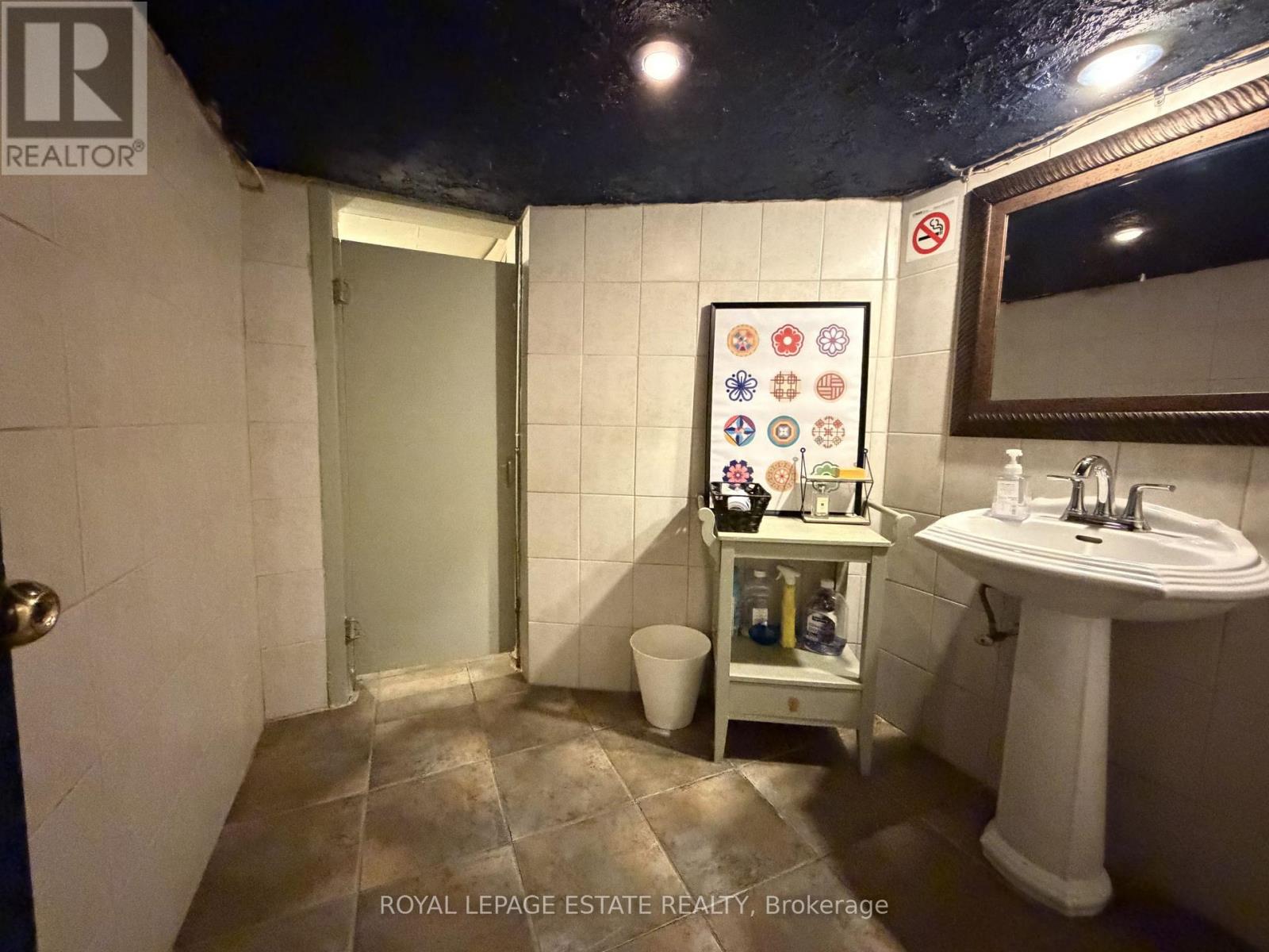 1351 St Clair Avenue W, Toronto, Ontario  M6E 1C5 - Photo 9 - W13138948