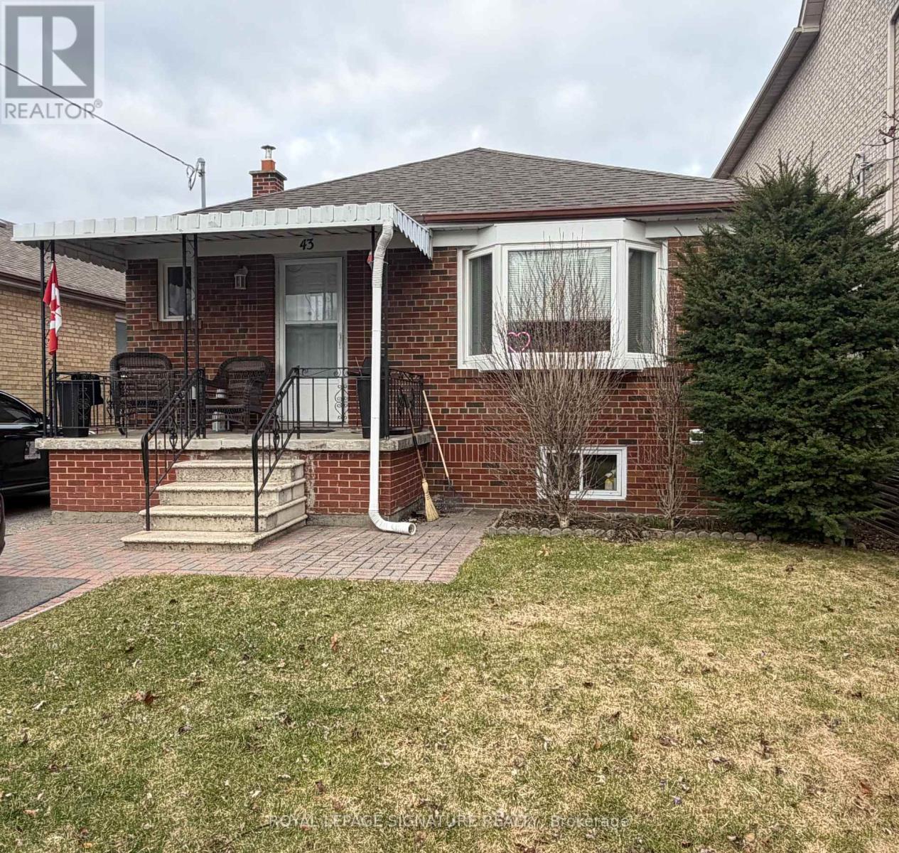 Ll - 43 St George Street, Toronto, Ontario  M8Z 3Y6 - Photo 1 - W13138958
