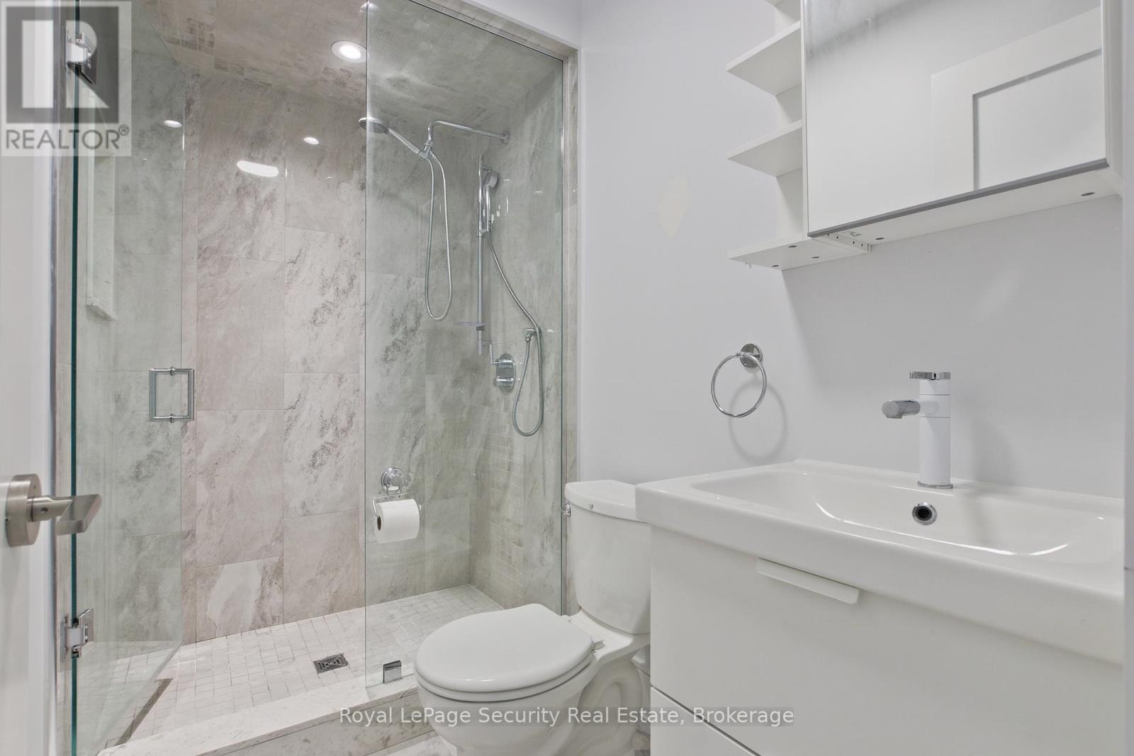 318 Boon Avenue, Toronto, Ontario  M6E 4A5 - Photo 10 - W13138974
