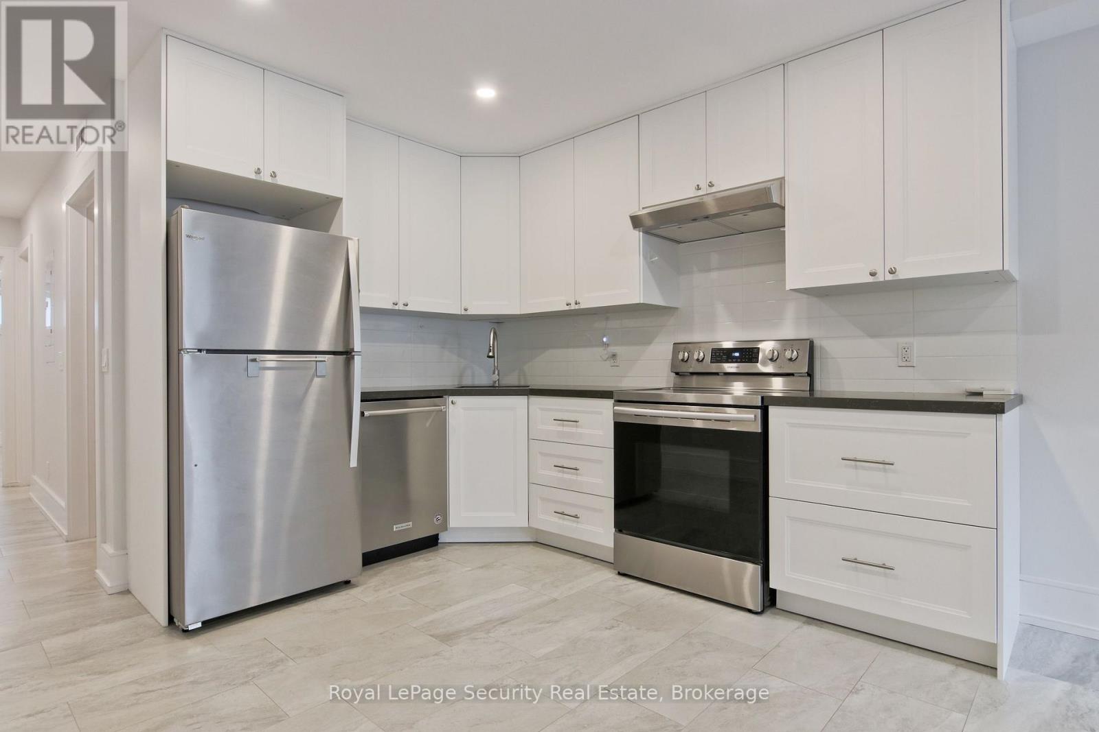 318 Boon Avenue, Toronto, Ontario  M6E 4A5 - Photo 5 - W13138974