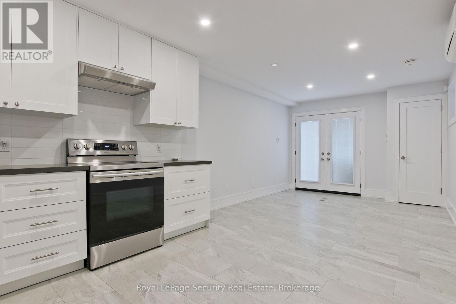 318 Boon Avenue, Toronto, Ontario  M6E 4A5 - Photo 6 - W13138974