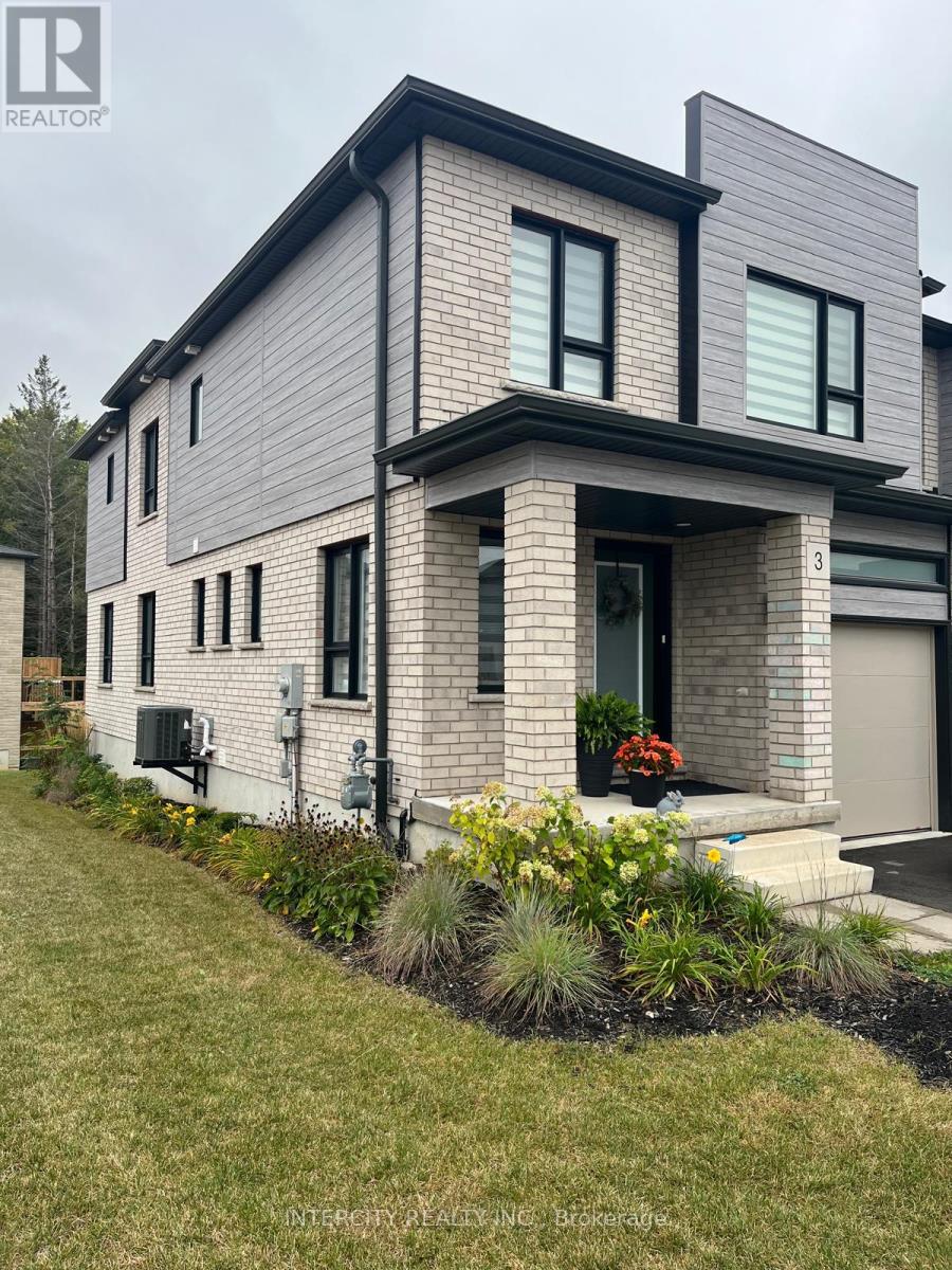 3 Roper Place, Kitchener, Ontario  N2R 1R2 - Photo 2 - X13138950