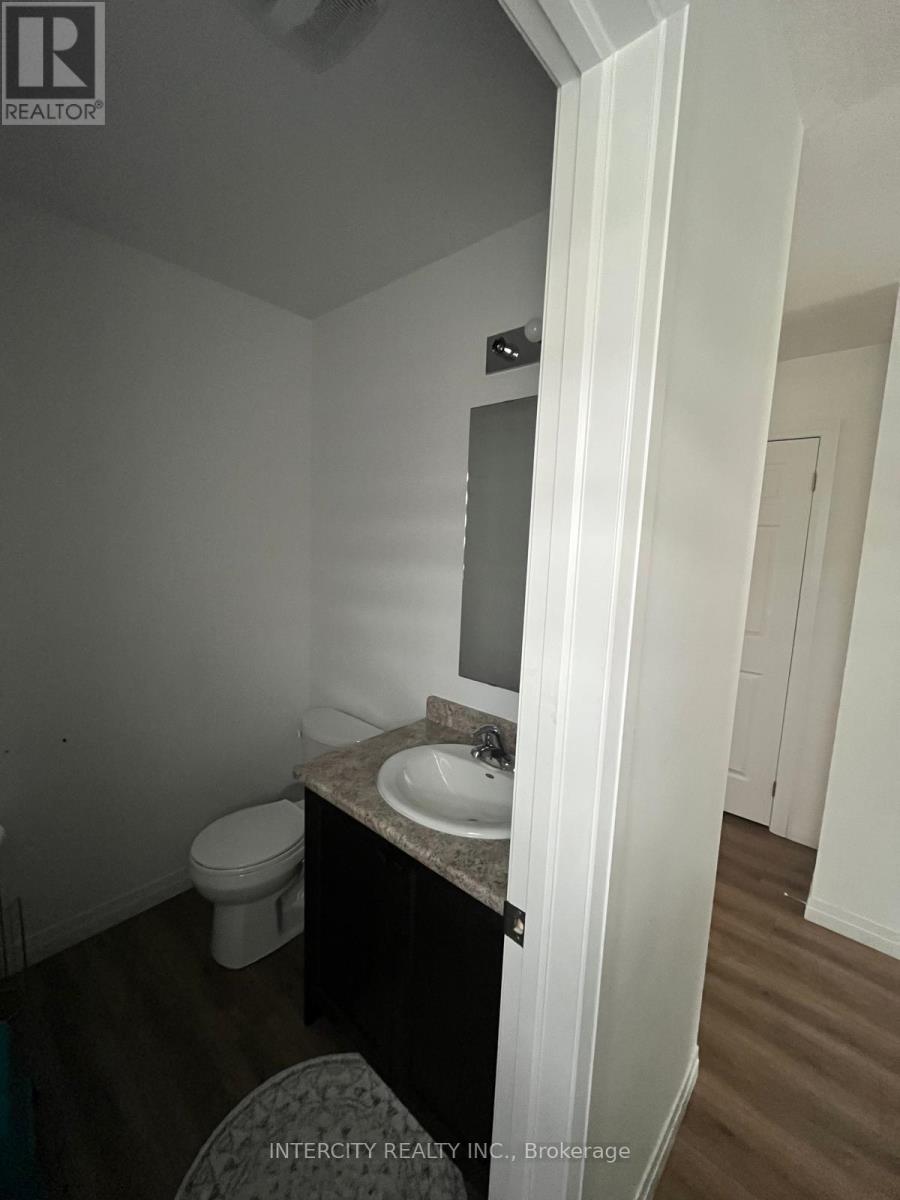 3 Roper Place, Kitchener, Ontario  N2R 1R2 - Photo 4 - X13138950