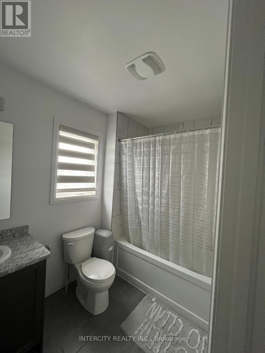 3 Roper Place, Kitchener, Ontario  N2R 1R2 - Photo 9 - X13138950