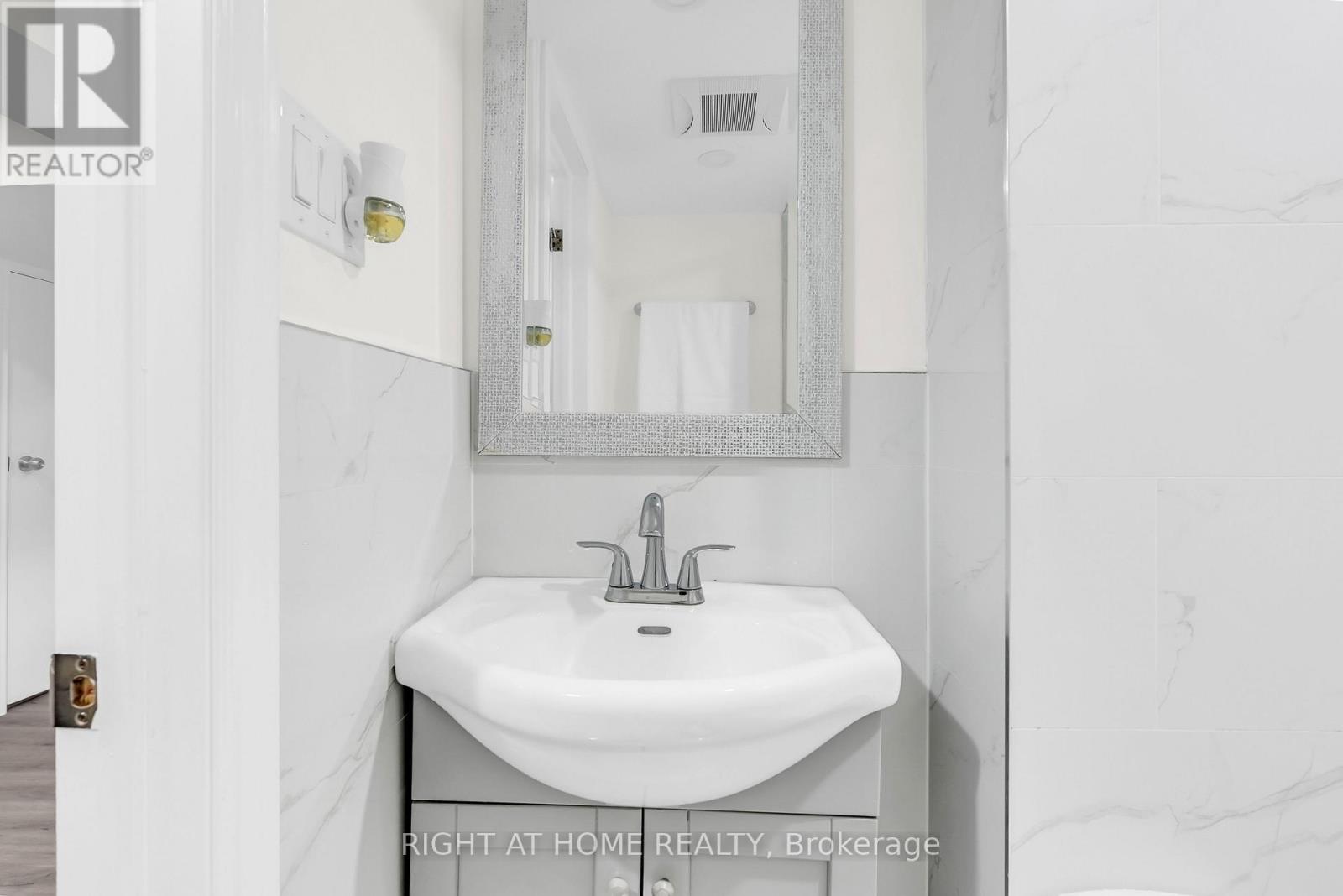 6 Vanbrugh Avenue, Toronto, Ontario M1N 3S7 - Photo 33 - E13109706