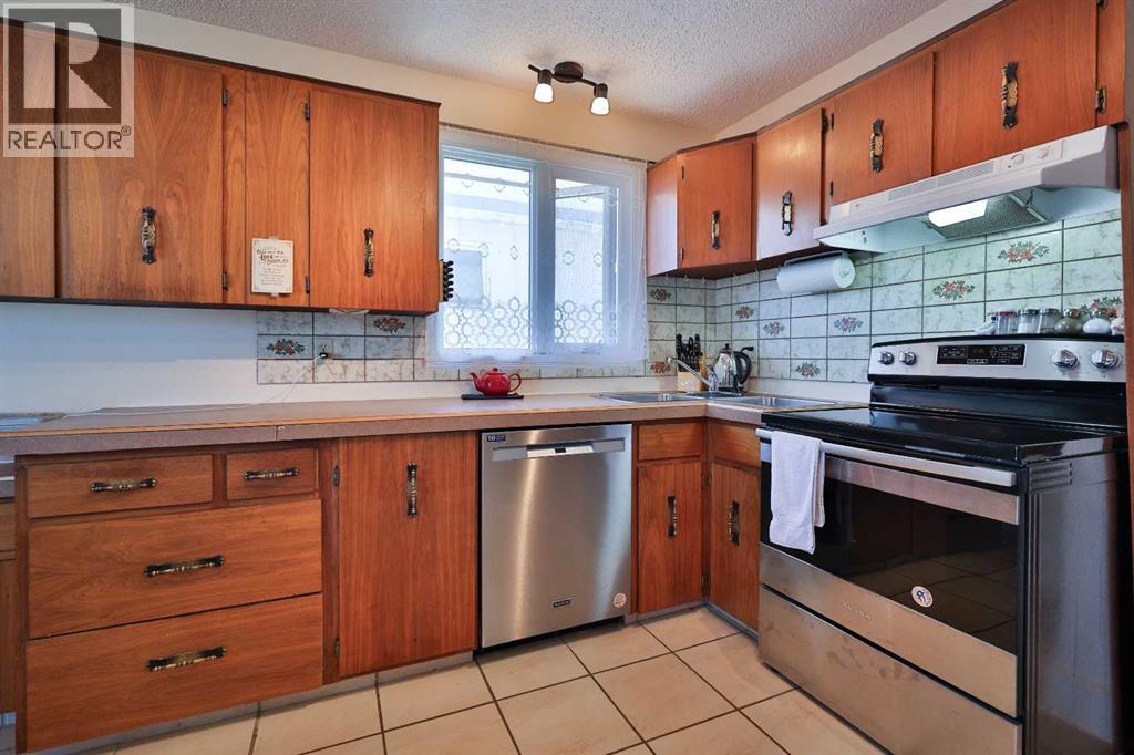 204 Ryerson Road W, Lethbridge, Alberta  T1K 4P3 - Photo 4 - A2310666