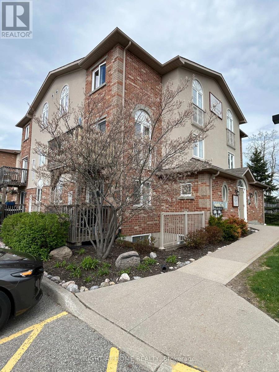 5 - 13 Cheltenham Road, Barrie, Ontario L4M 0E3 - Photo 2 - S12846644
