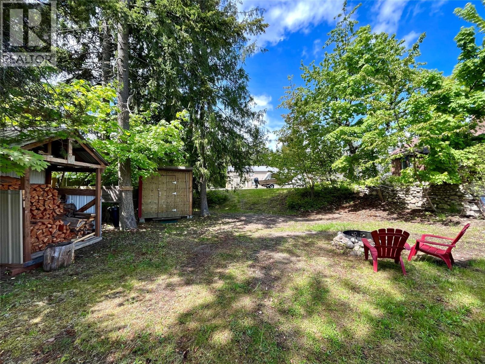 305 8th Avenue Nw, Nakusp, British Columbia  V0G 1R0 - Photo 2 - 10387835