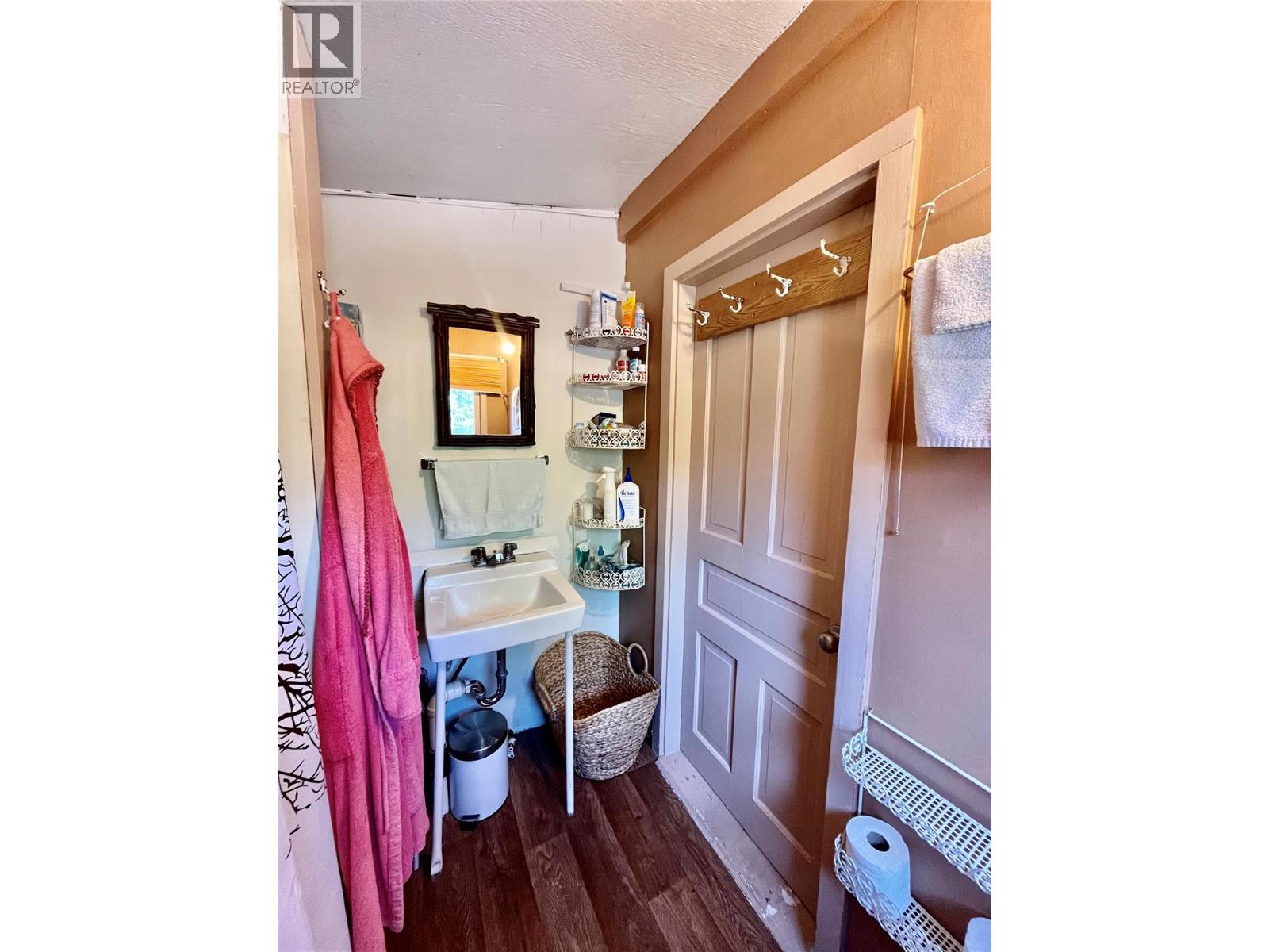 305 8th Avenue Nw, Nakusp, British Columbia  V0G 1R0 - Photo 20 - 10387835