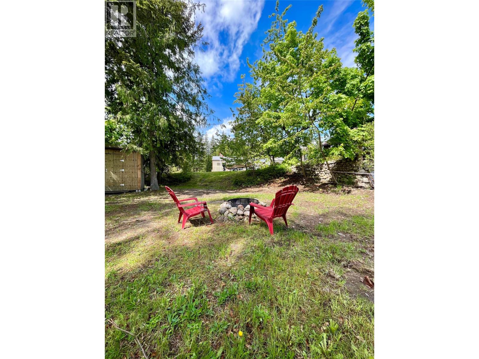 305 8th Avenue Nw, Nakusp, British Columbia  V0G 1R0 - Photo 5 - 10387835