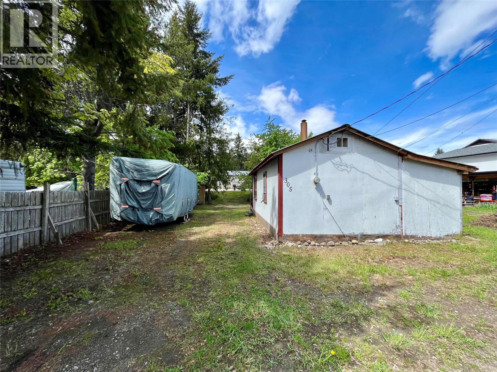 305 8th Avenue Nw, Nakusp, British Columbia  V0G 1R0 - Photo 25 - 10387835