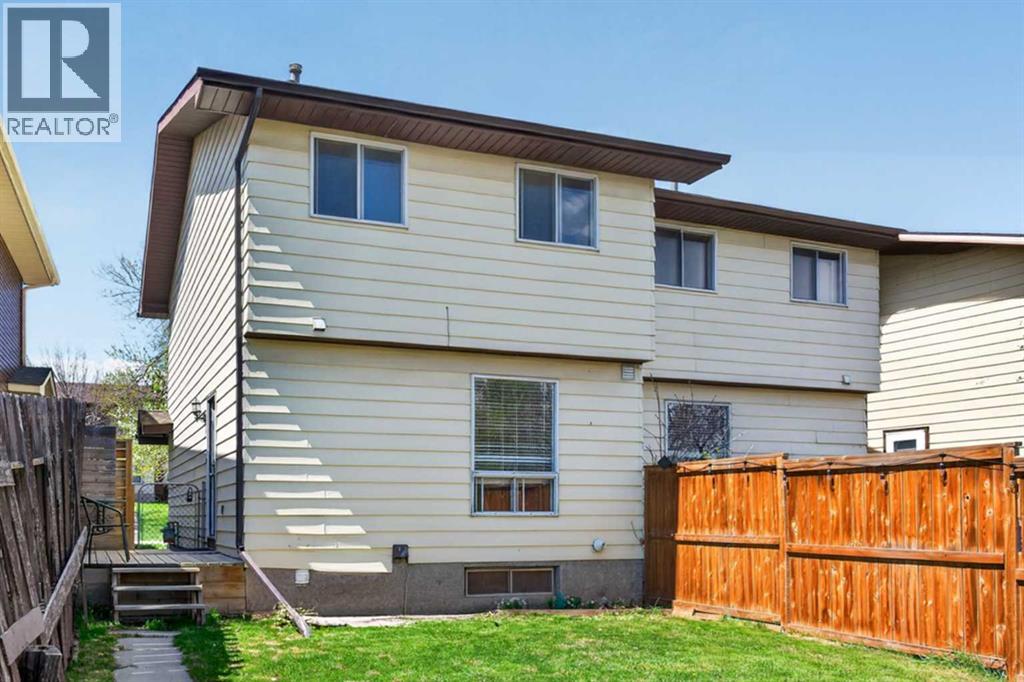 42 Berwick Rise NW, Calgary, Alberta  T3K 1C8 - Photo 33 - A2309964