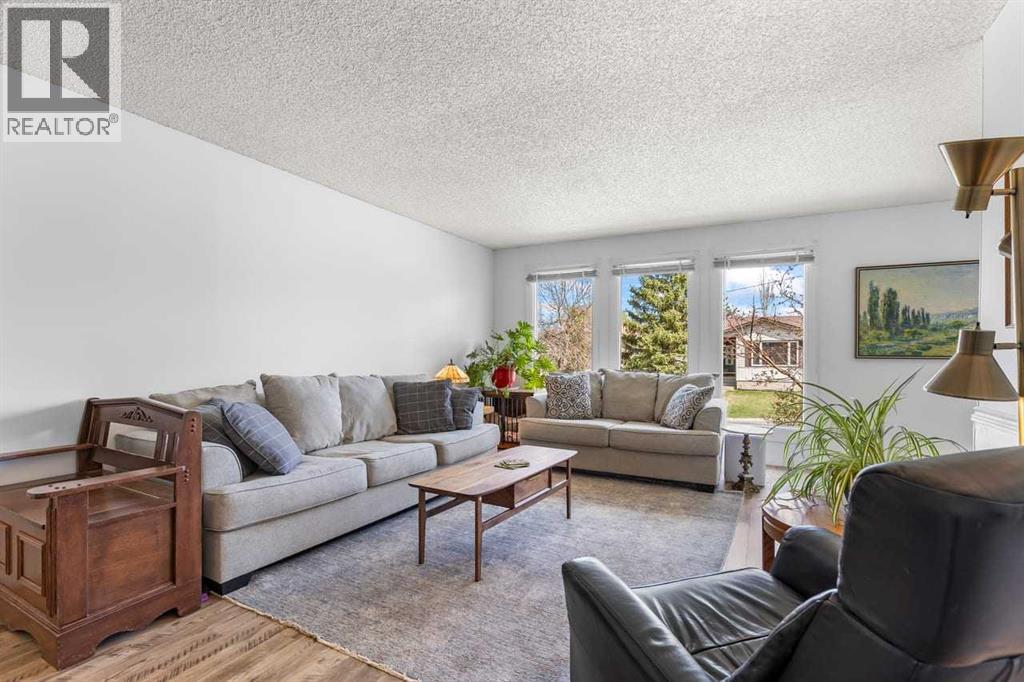 28 Beddington Crescent NE, Calgary, Alberta  T3K 1N5 - Photo 6 - A2311408