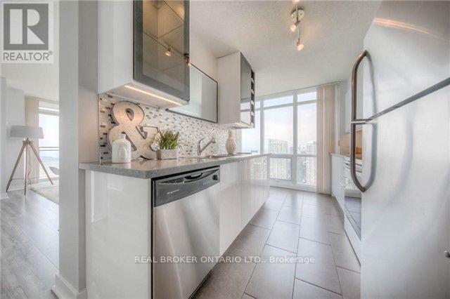 4512 - 15 Fort York Boulevard, Toronto, Ontario  M5V 3Y4 - Photo 10 - C13139016
