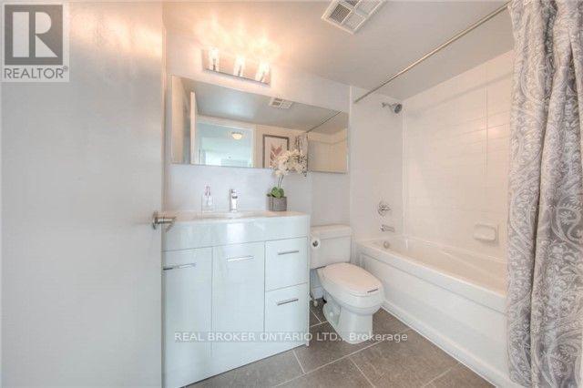 4512 - 15 Fort York Boulevard, Toronto, Ontario  M5V 3Y4 - Photo 18 - C13139016