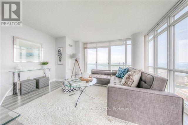 4512 - 15 Fort York Boulevard, Toronto, Ontario  M5V 3Y4 - Photo 2 - C13139016