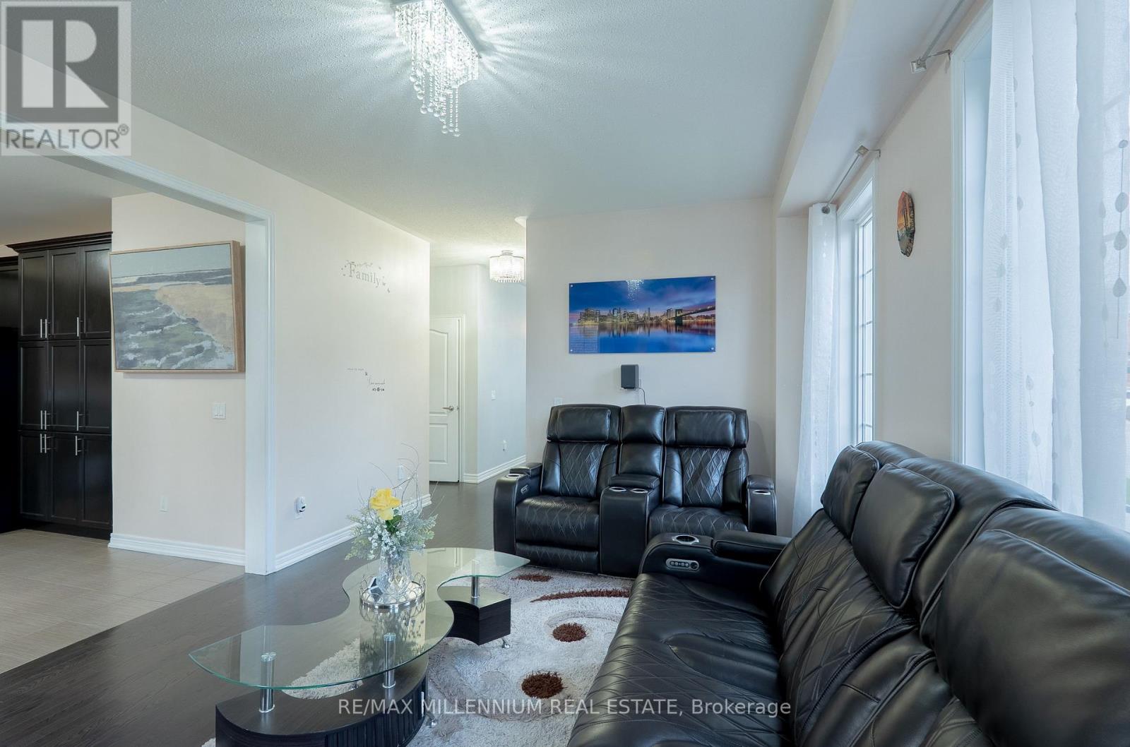 8 Zelda Road, Brampton, Ontario  L6R 0B3 - Photo 9 - W13105188